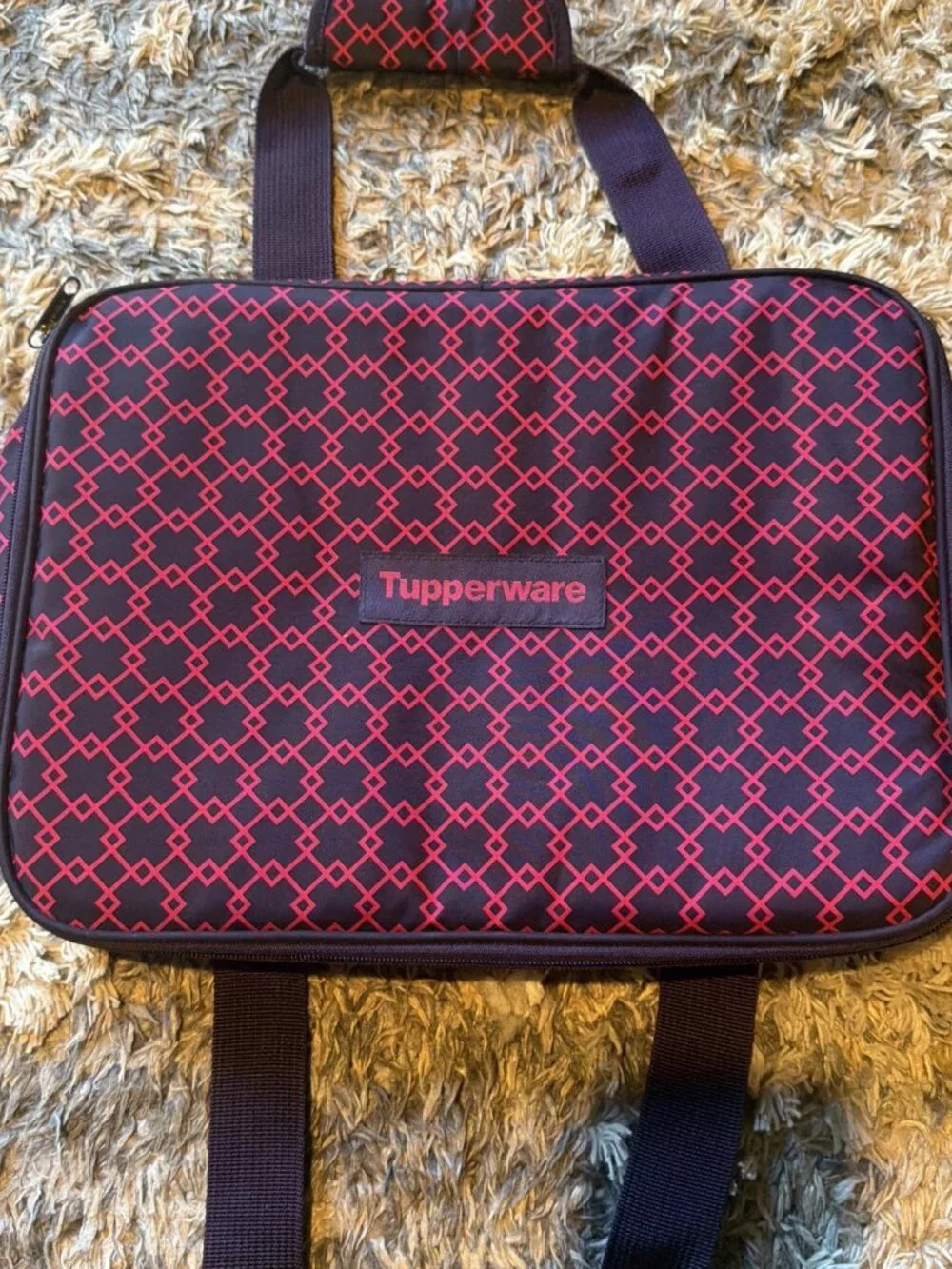 TUPPERWARE Insulated Dinner Lunch Casserole Carrier Geometric Pattern
